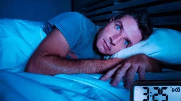 Why Waking Up at 4 AM Is a Scam (And What Time Actually Works) | Bedtime Cycle
